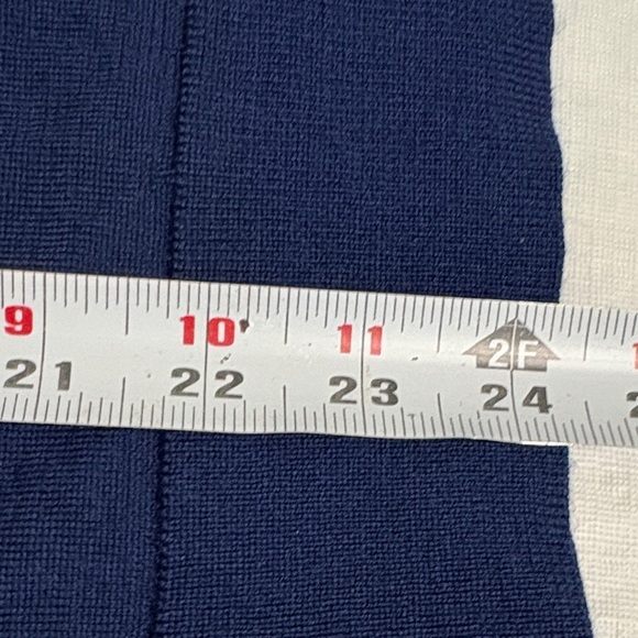 Banana Republic 100% wool Deep Blue V-Neck Sweater - Picture 5 of 5